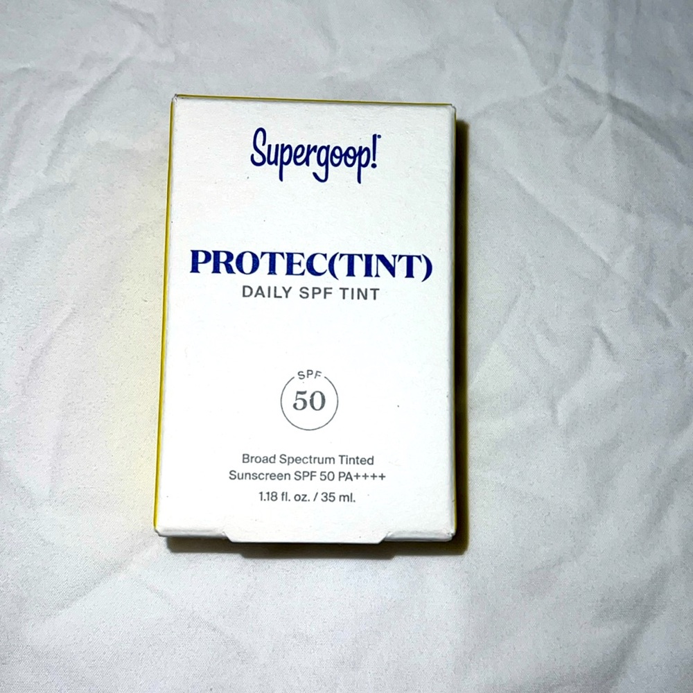 New in Box Supergoop! ProtecTint 20C with SPF 50
Daily SPF Tint